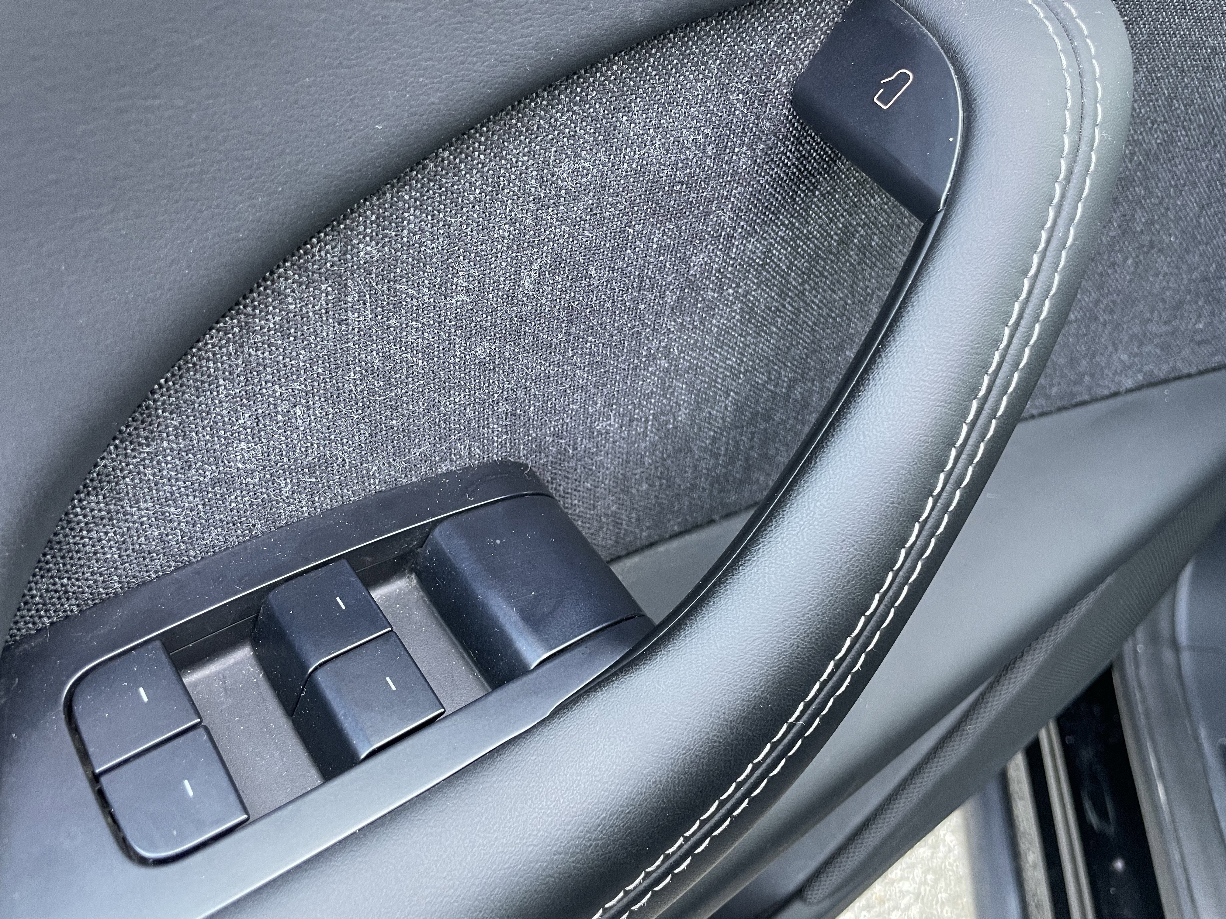 Used 2022 Tesla Model X Plaid image 11