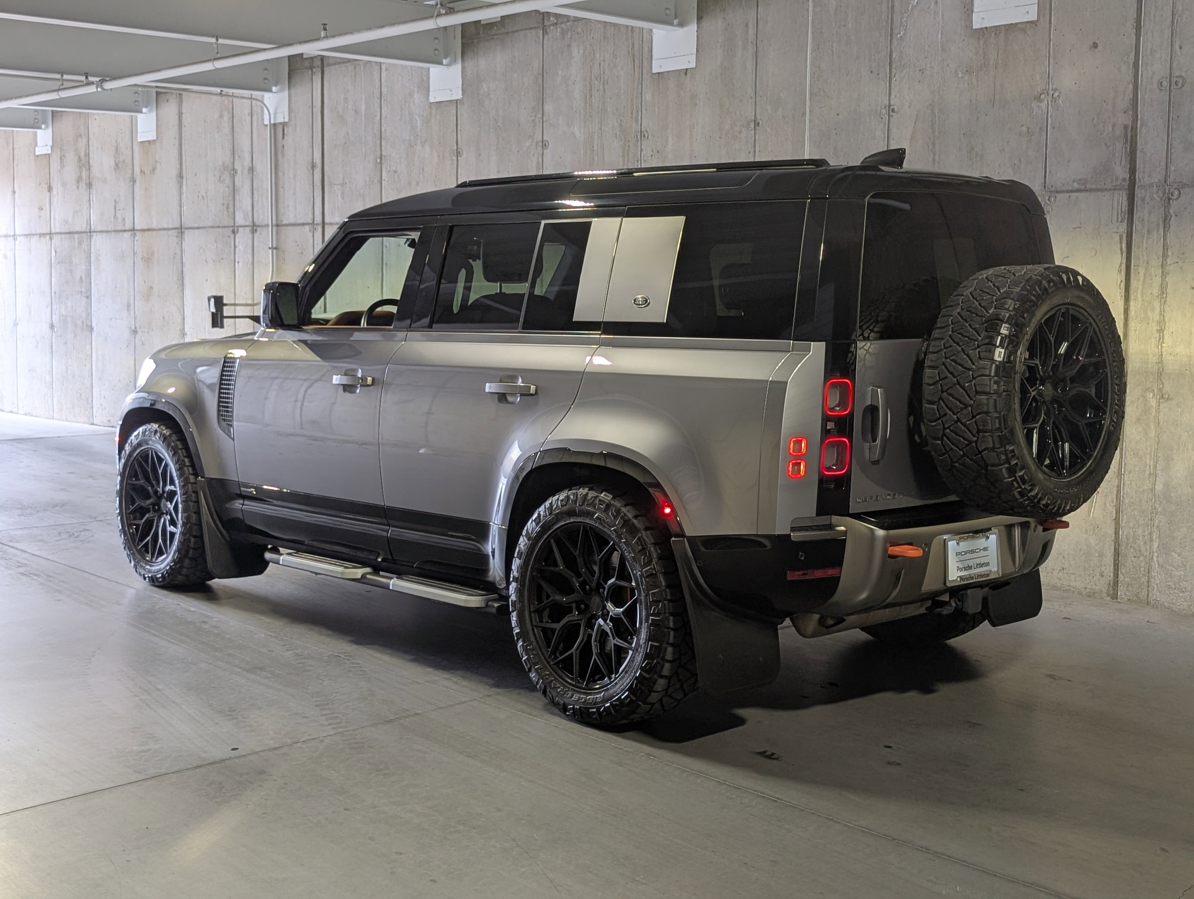 Used 2020 Land Rover Defender 110 X image 3