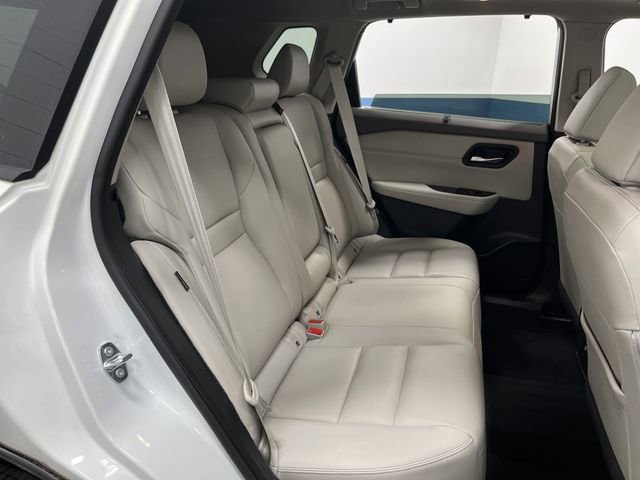 Used 2023 Nissan Rogue SL w/ SL Premium Package image 32