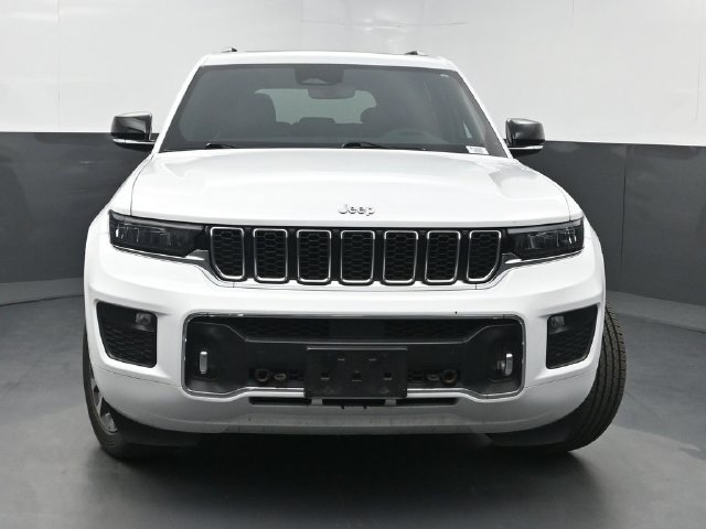 Used 2024 Jeep Grand Cherokee Overland w/ Trailer Tow Package AWD/4WD image 6