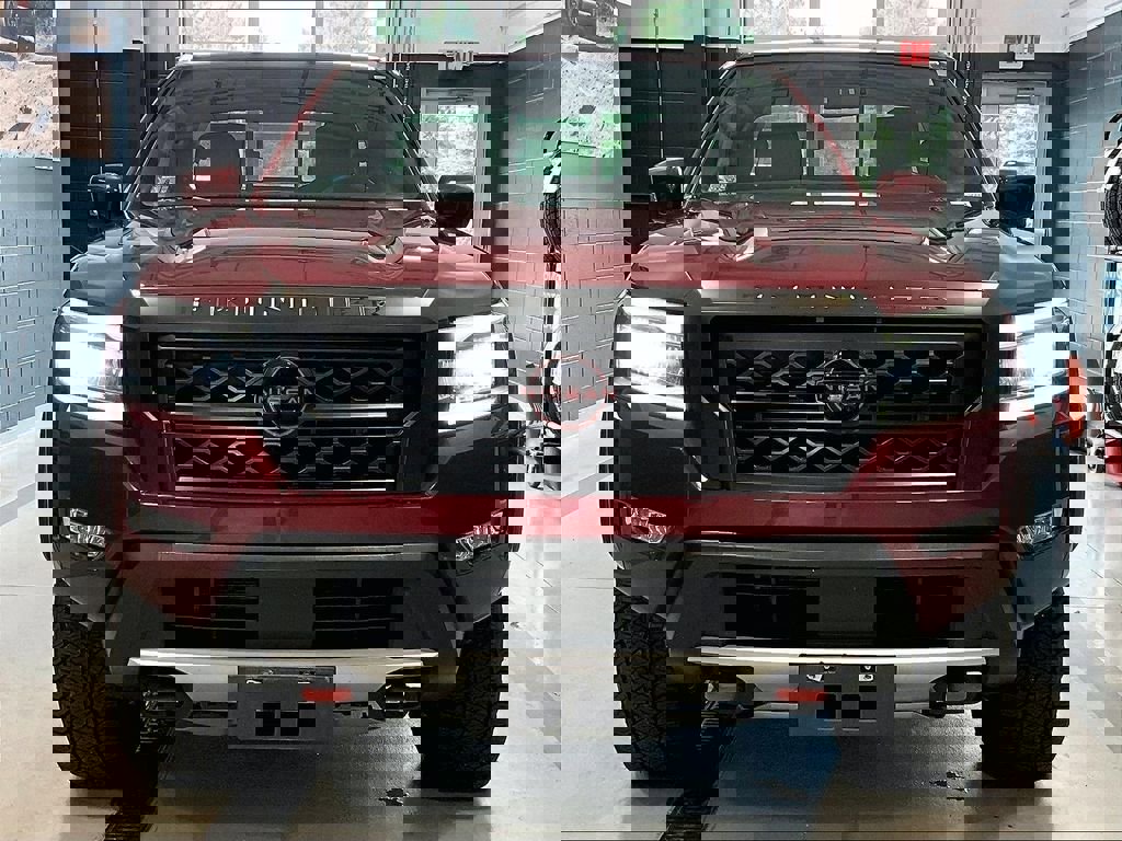 Used 2023 Nissan Frontier PRO-4X w/ Pro-4X Premium Package AWD/4WD image 2