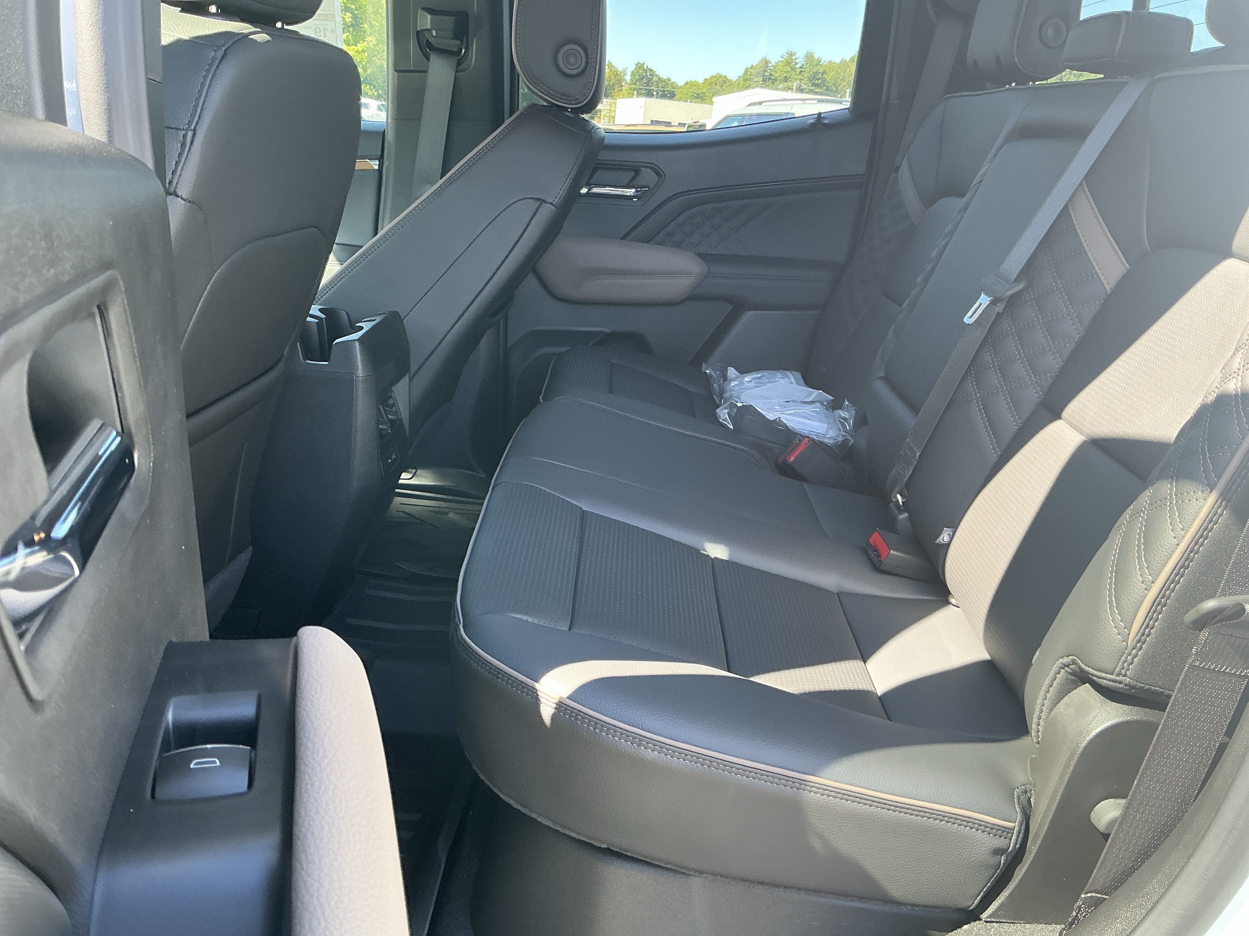 New 2026 GMC Canyon Denali AWD/4WD image 12