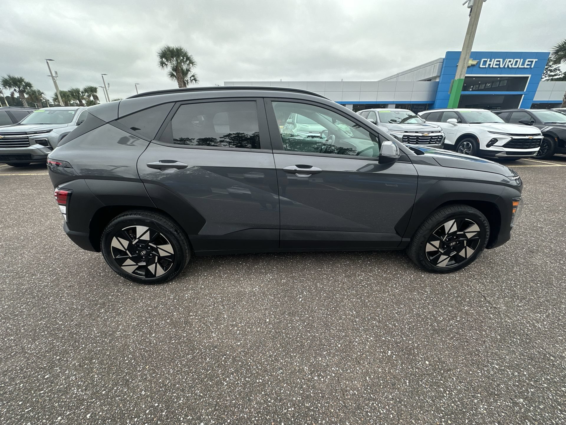 Used 2025 Hyundai Kona SEL FWD image 17