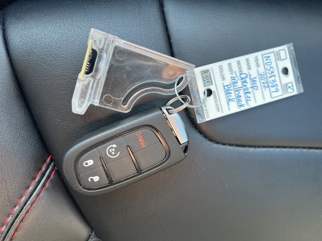 Used 2022 Jeep Cherokee Trailhawk image 37