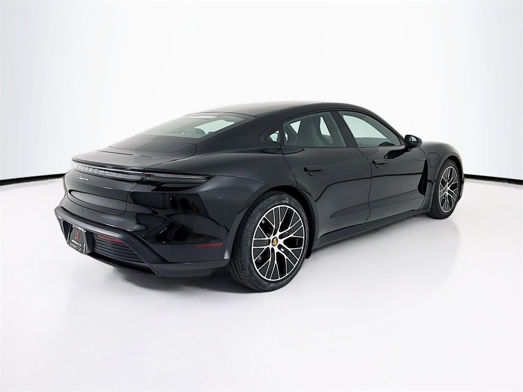 Certified 2022 Porsche Taycan image 9