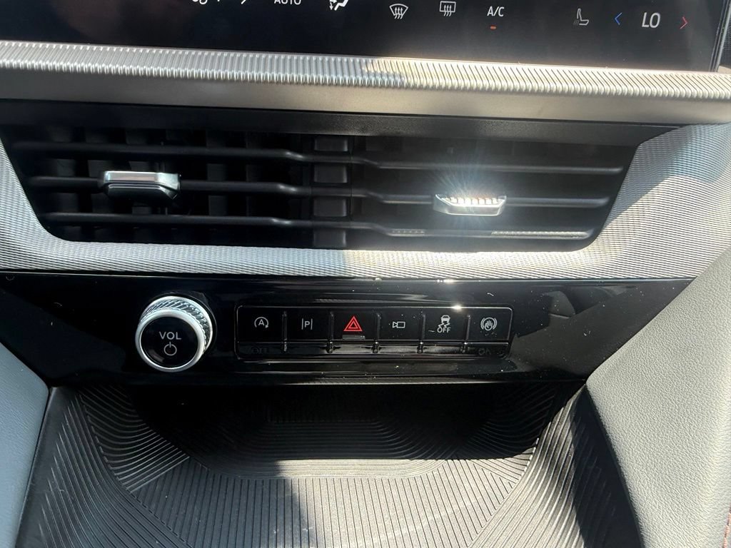 New 2026 Ford Explorer Active w/ Active Comfort Package AWD/4WD image 23