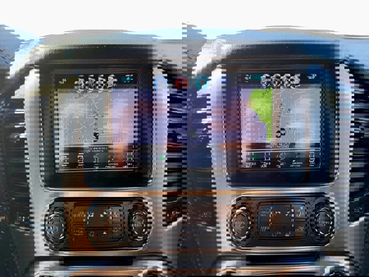 Used 2018 Chevrolet Tahoe Premier w/ RST Edition image 12