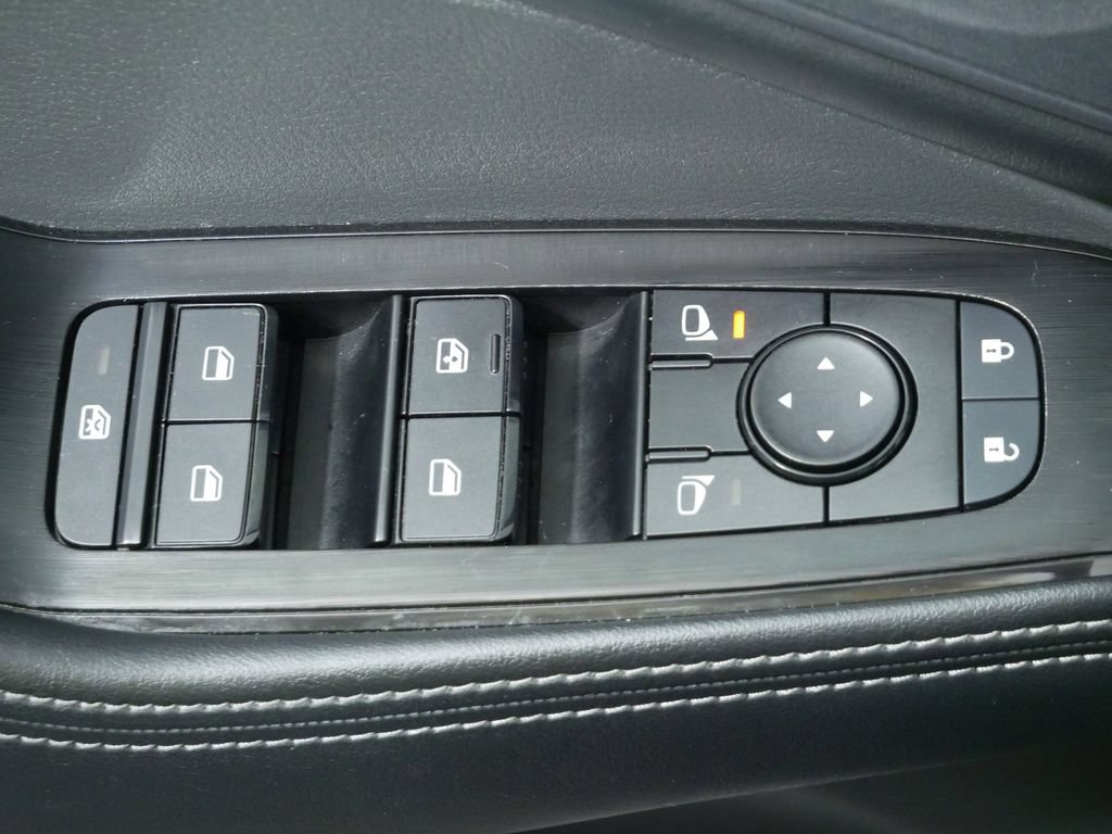 Used 2025 Nissan Rogue SV AWD/4WD image 21