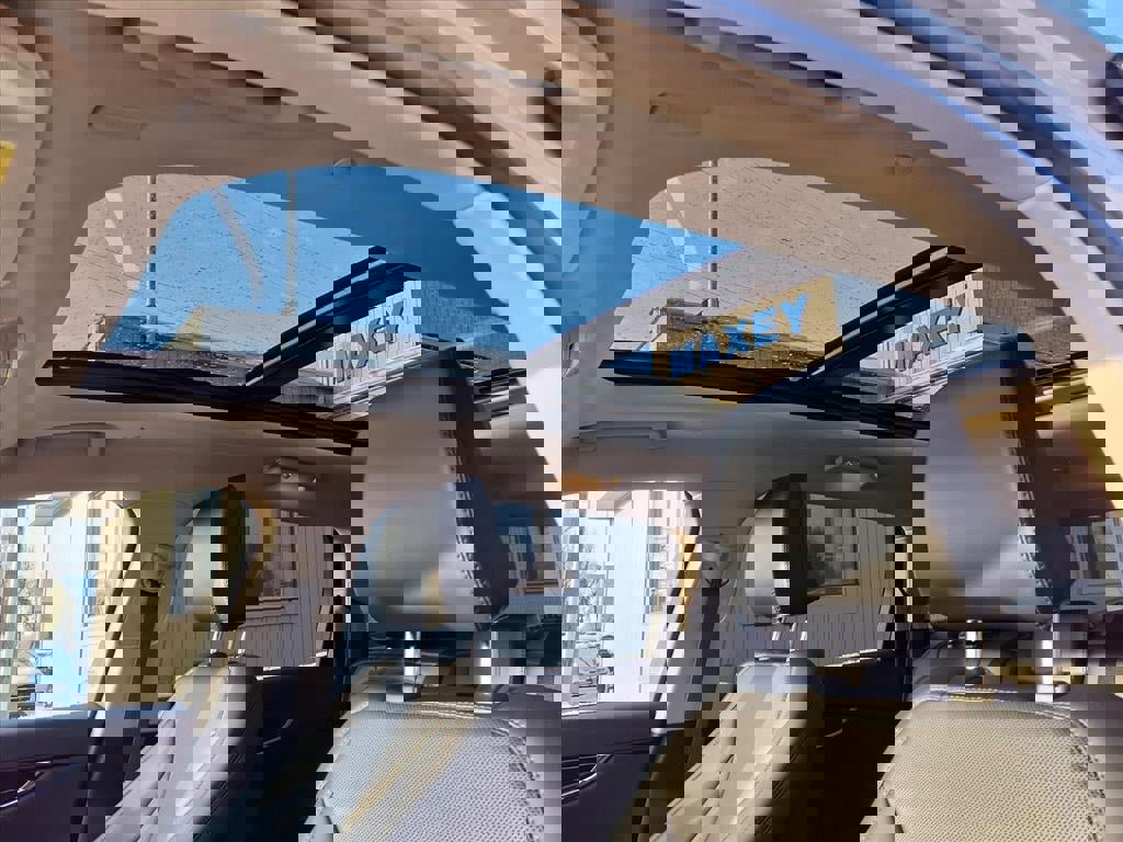 Used 2023 Lincoln Nautilus Reserve w/ Equipment Group 201A image 15