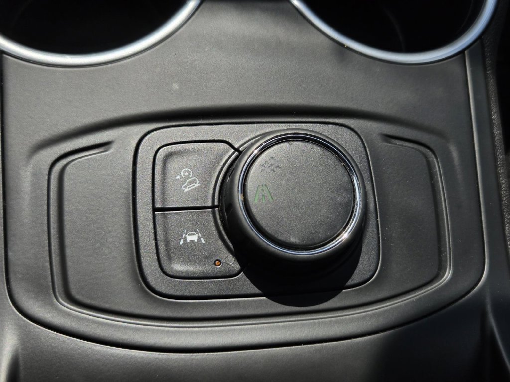 Used 2020 GMC Terrain SLE FWD image 26