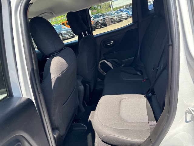 Used 2017 Jeep Renegade Latitude FWD image 20