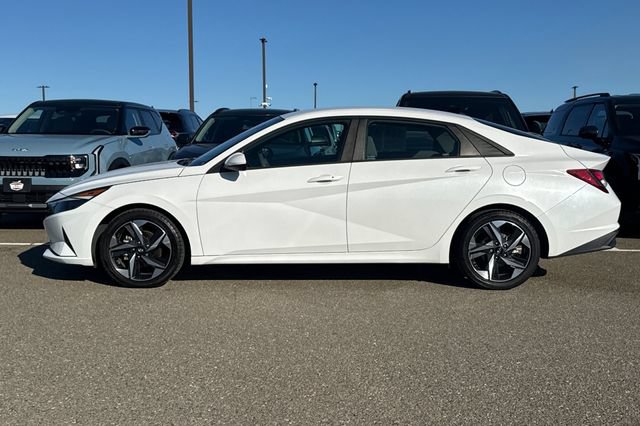 Used 2023 Hyundai Elantra SEL w/ Convenience Package FWD image 9