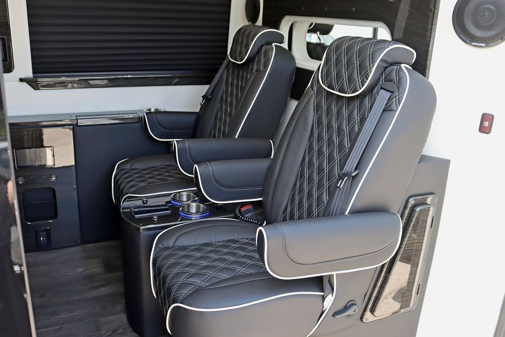 Used 2024 Mercedes-Benz Sprinter 3500 image 36