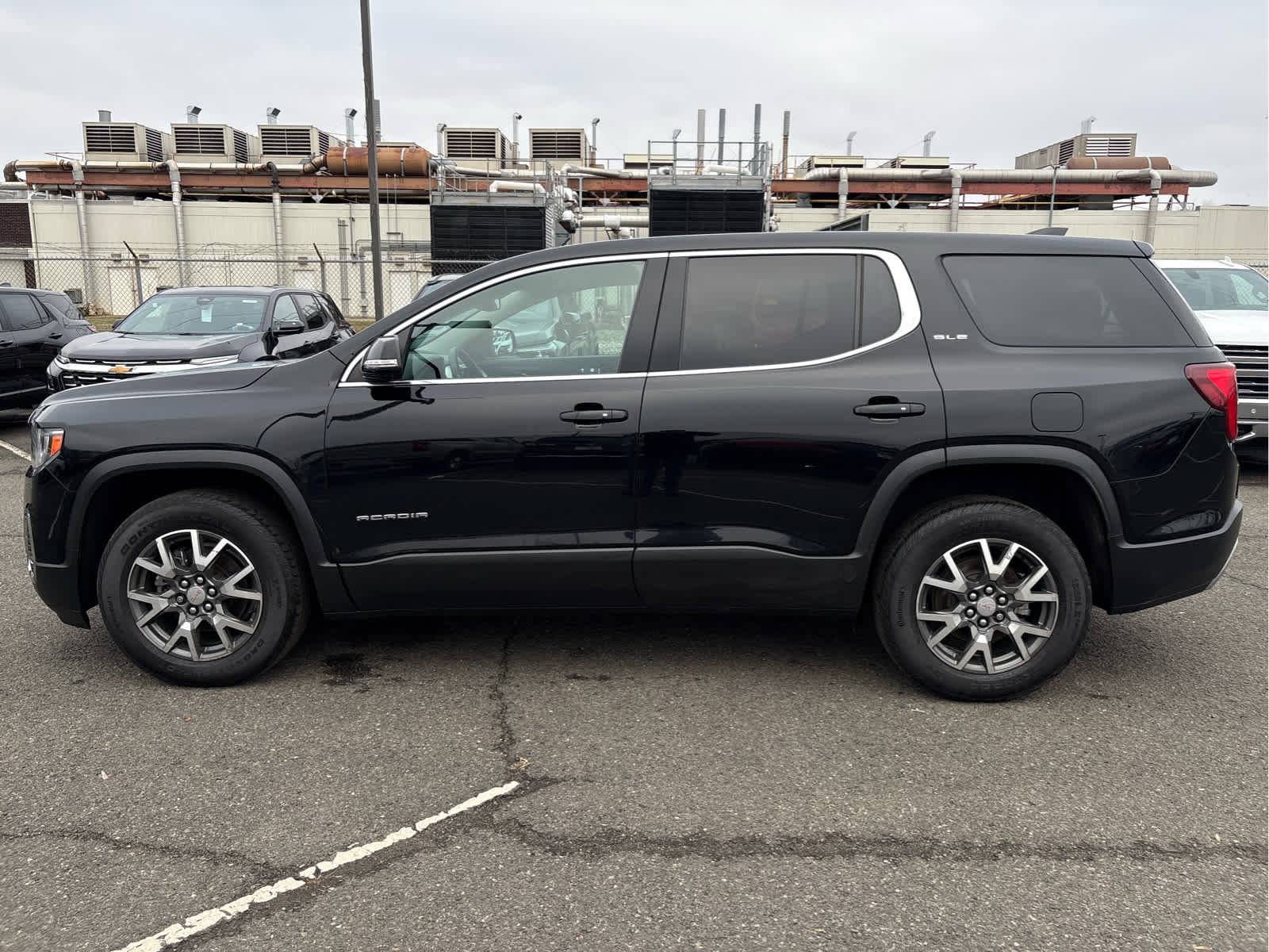 Used 2021 GMC Acadia SLE image 4