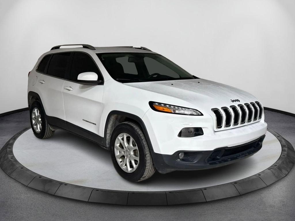 Used 2018 Jeep Cherokee Latitude image 3