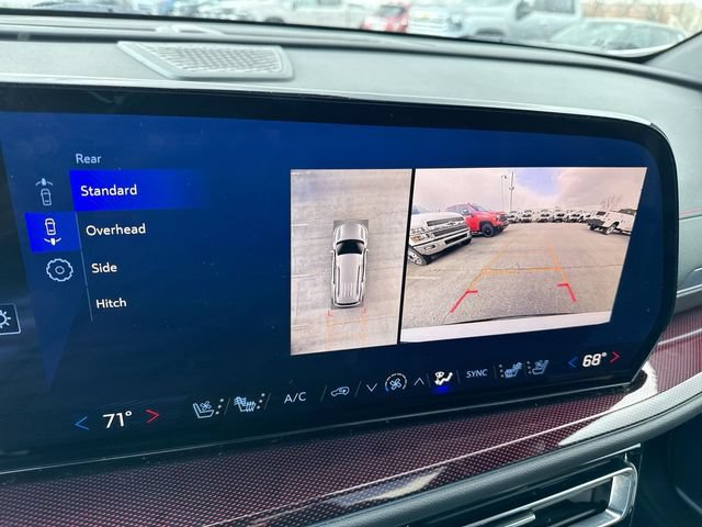 Used 2024 Chevrolet Traverse RS AWD/4WD image 17