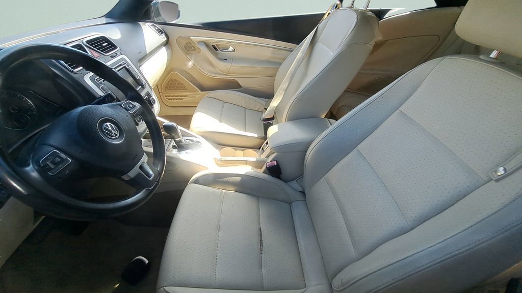 Used 2012 Volkswagen Eos Komfort FWD image 10