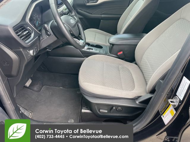 Used 2022 Ford Escape SE w/ SE Sport Appearance Package FWD image 9