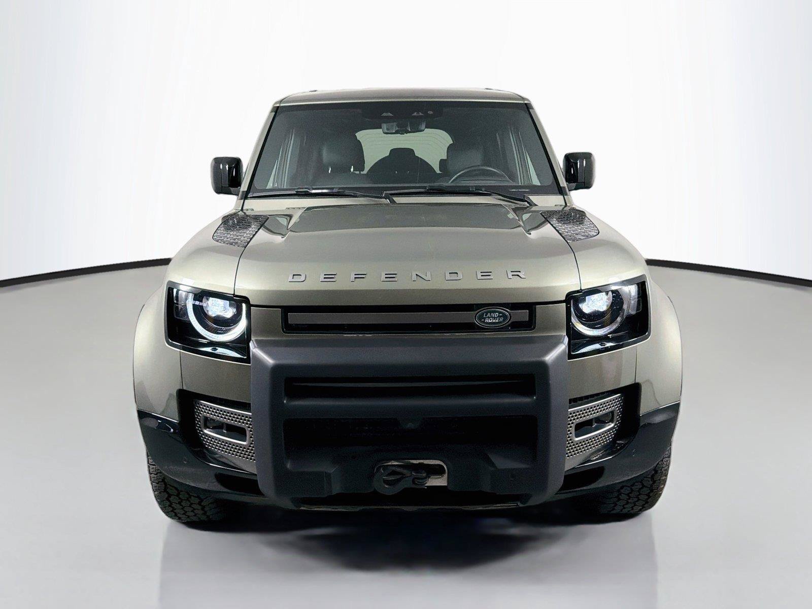 Certified 2025 Land Rover Defender 110 X-Dynamic SE AWD/4WD image 2