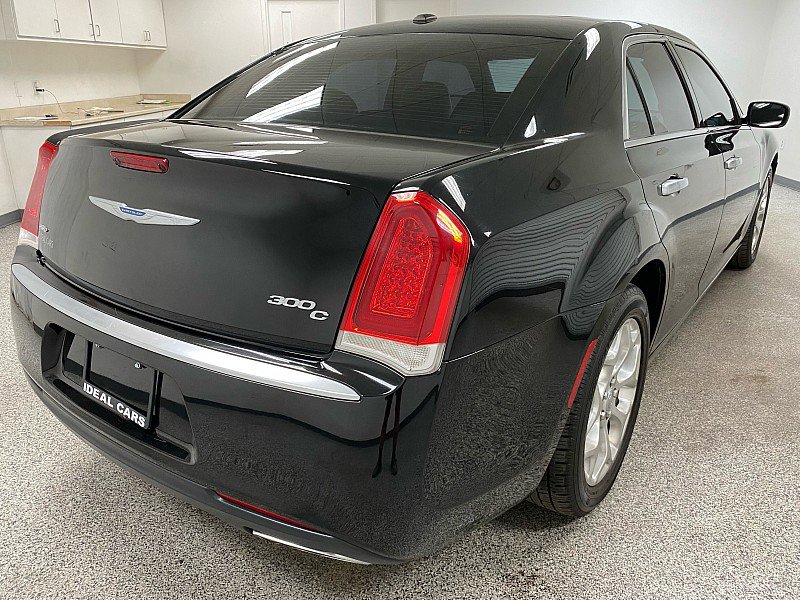 Used 2017 Chrysler 300 C Platinum image 5