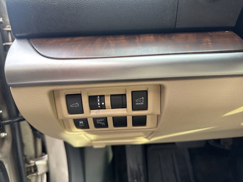 Used 2015 Subaru Outback 3.6R Limited image 21