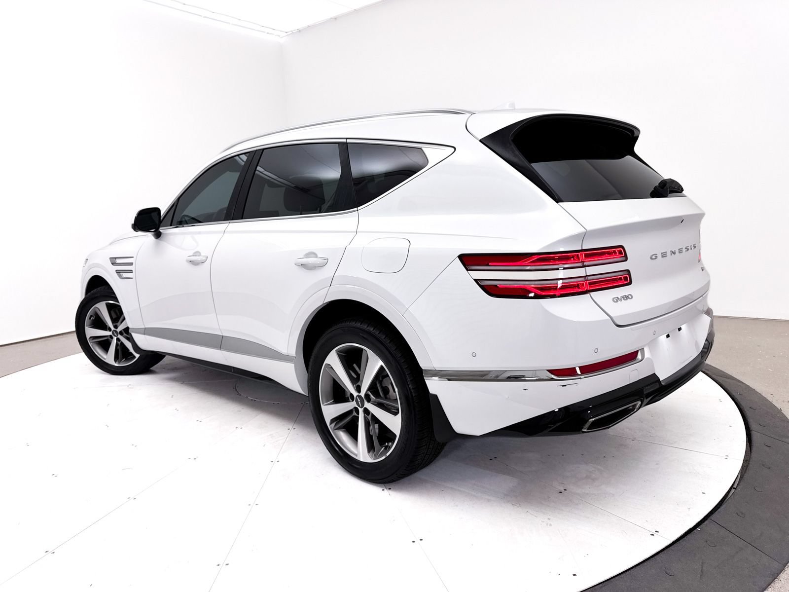 Used 2021 Genesis GV80 2.5T w/ Advanced Package 02 AWD/4WD image 2