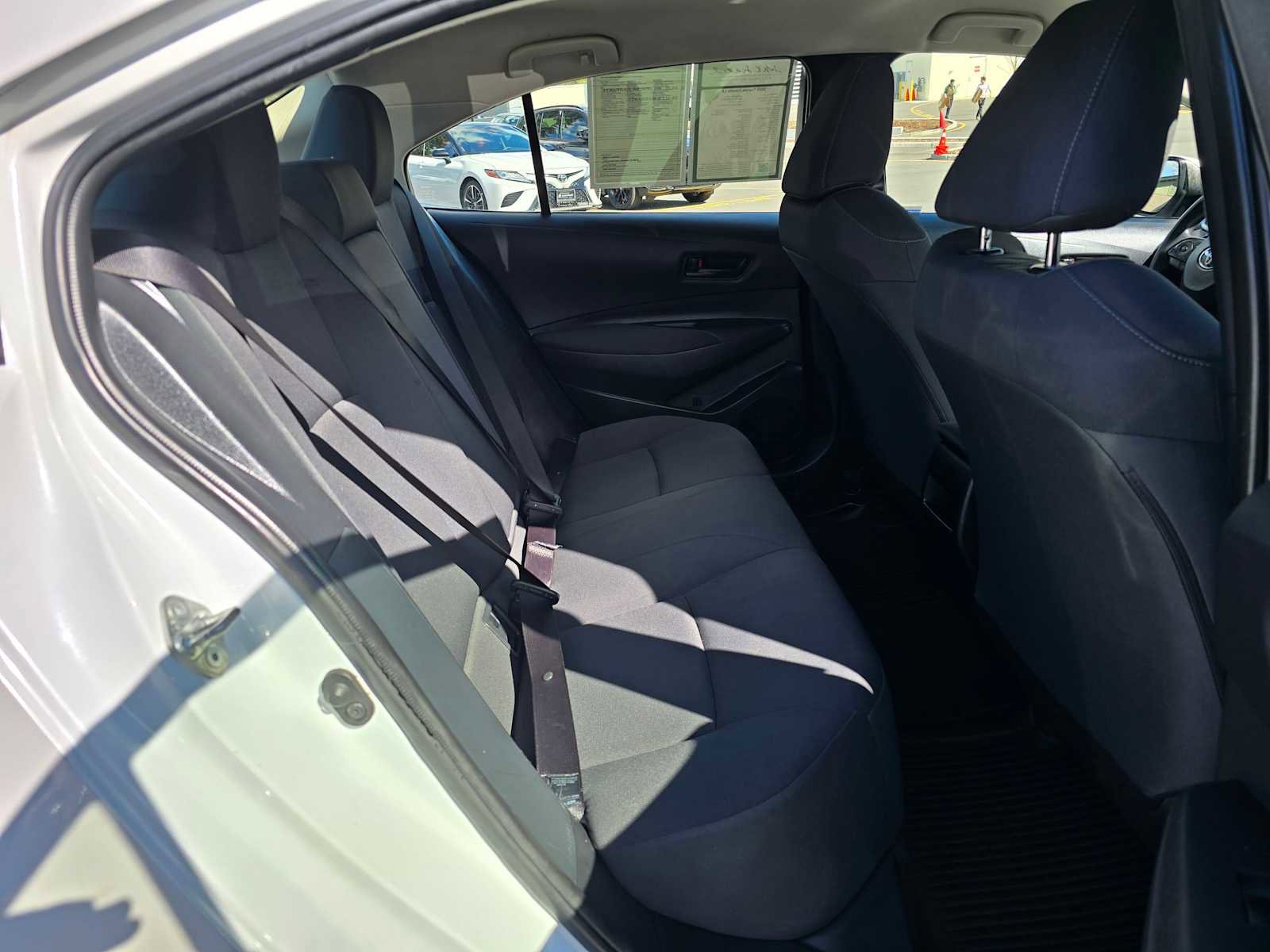 Used 2022 Toyota Corolla LE FWD image 12