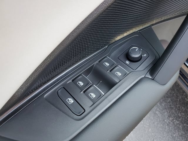 New 2026 Volkswagen Tiguan SE AWD/4WD image 16