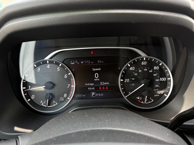 Used 2024 Nissan Titan SV w/ SV Convenience Package RWD image 22