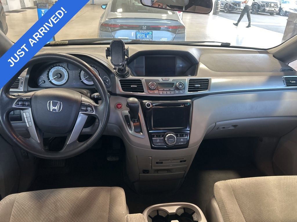 Used 2016 Honda Odyssey SE image 5