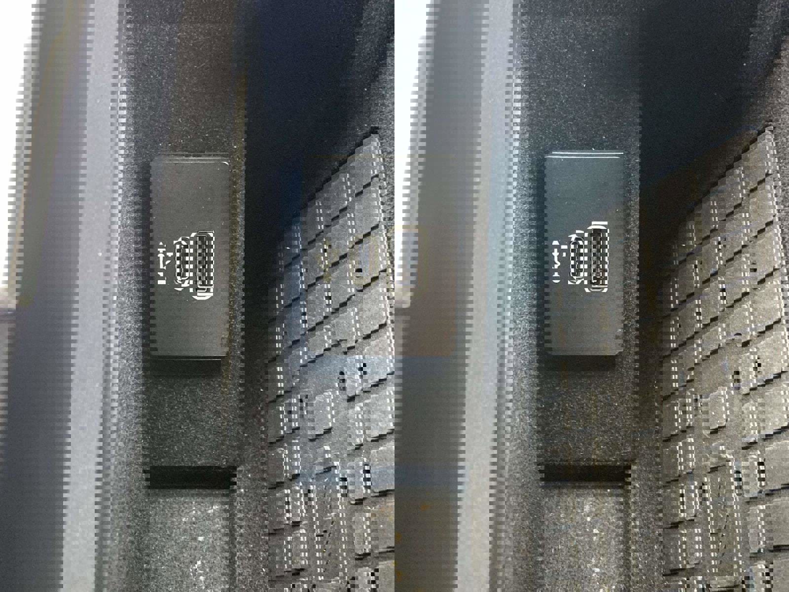 Used 2025 Lincoln Navigator Reserve image 31