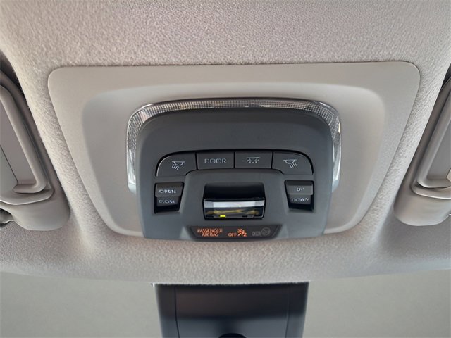 Used 2022 Toyota Corolla Cross XLE image 13