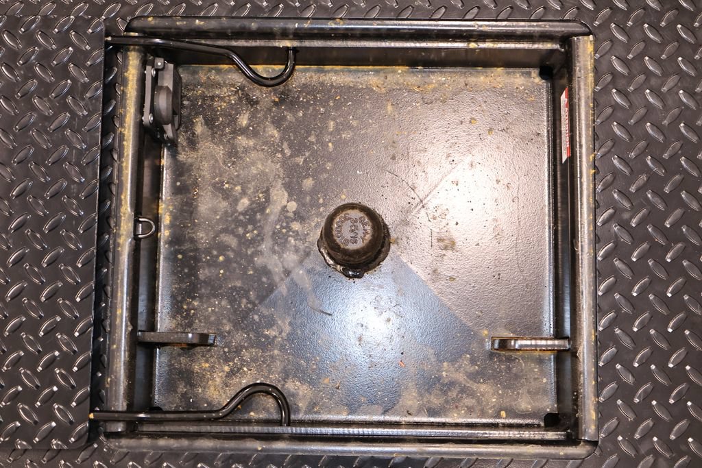Certified 2025 Ford F550 4x4 Regular Cab Super Duty image 37