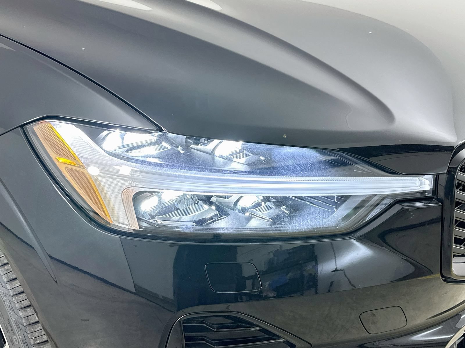 New 2026 Volvo XC60 B5 Plus w/ Protection Package Premier AWD/4WD image 9