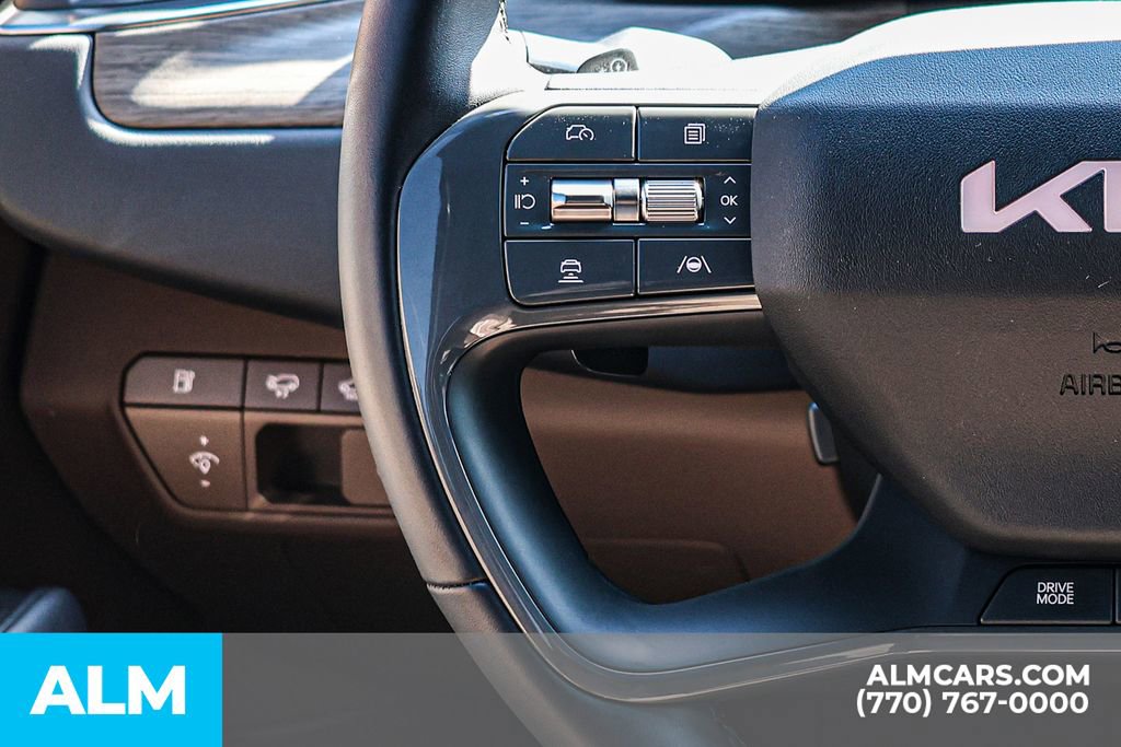 Used 2024 Kia EV9 Land image 41