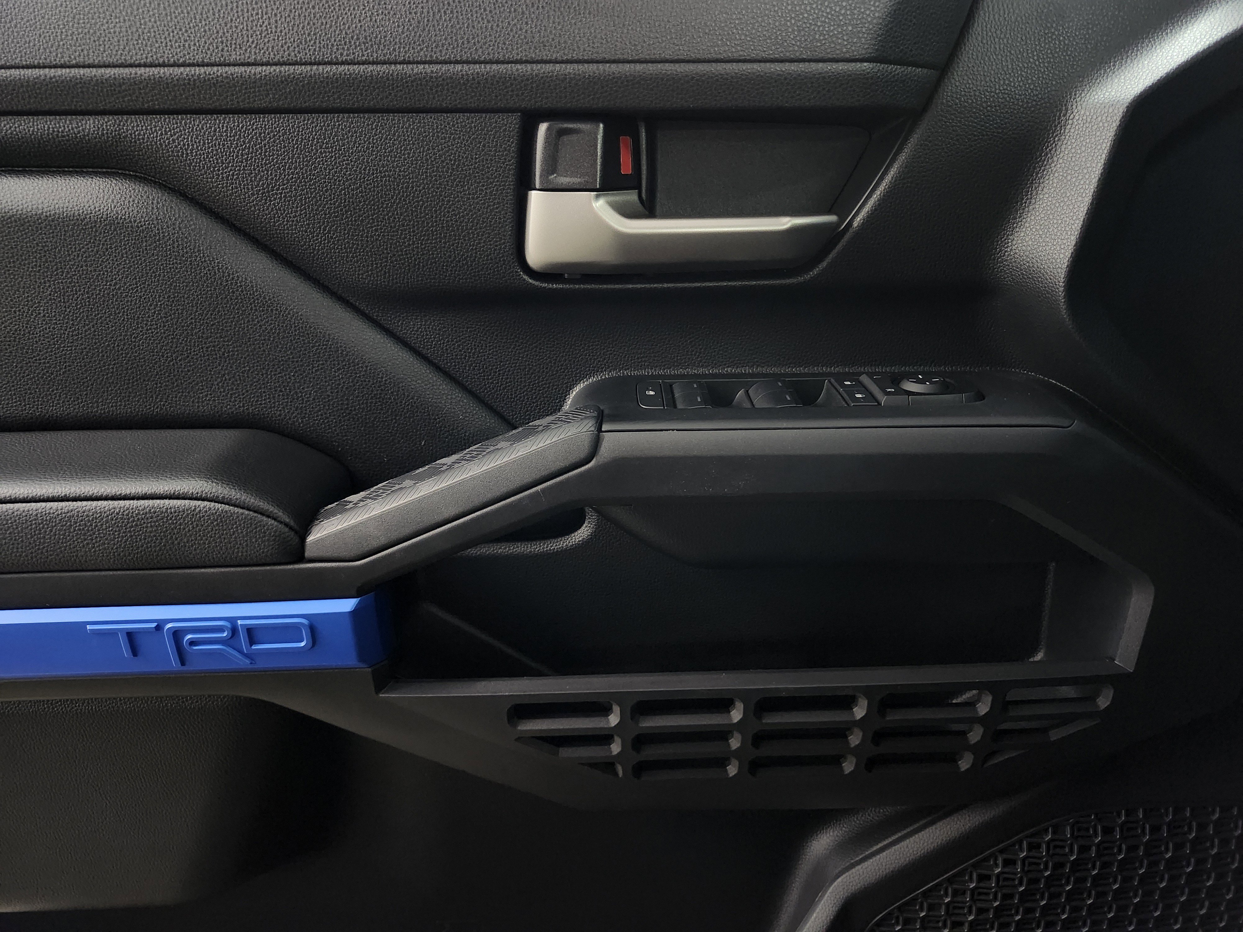 Used 2024 Toyota Tacoma TRD Sport image 16
