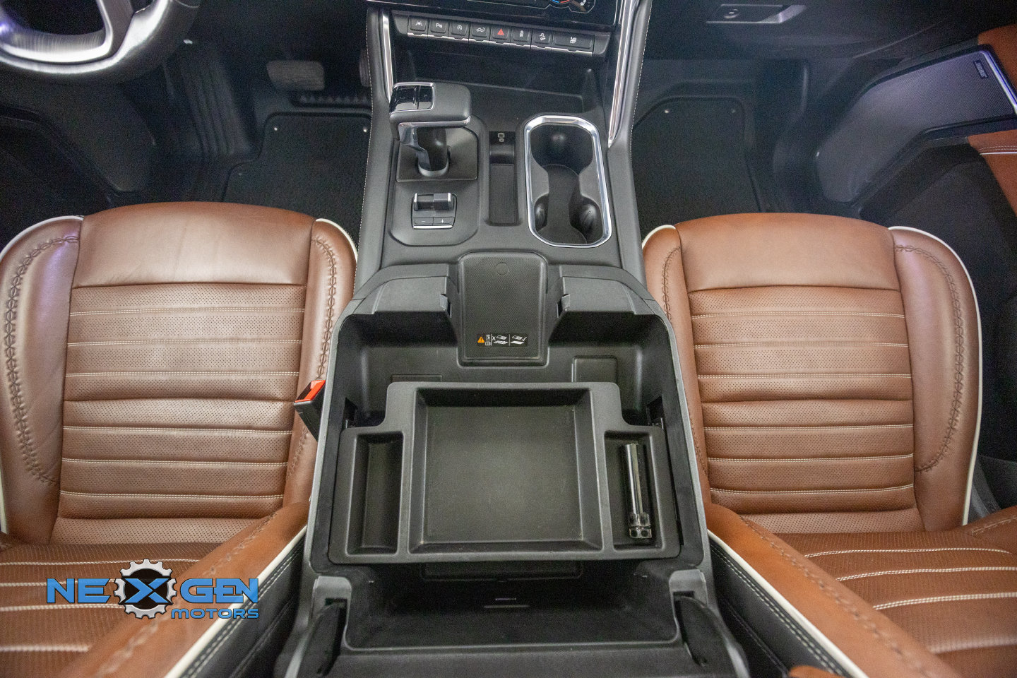 Used 2024 GMC Sierra 1500 Denali Ultimate AWD/4WD image 5