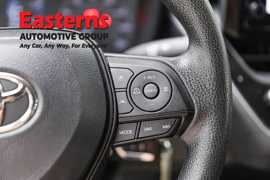 Used 2025 Toyota Corolla LE FWD image 15