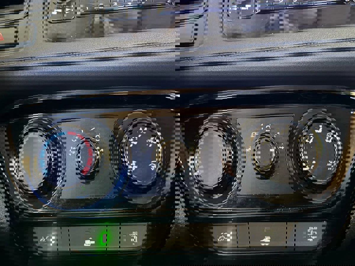 Used 2016 Honda HR-V LX image 55