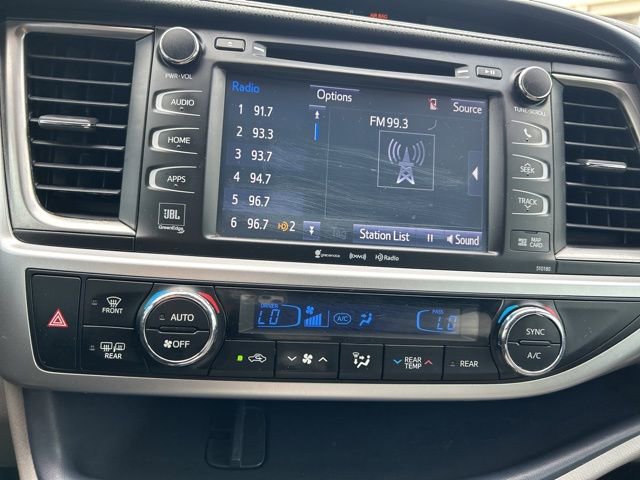 Used 2018 Toyota Highlander Limited FWD image 25