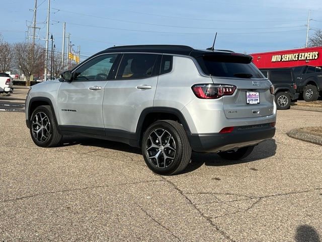 Used 2024 Jeep Compass Limited image 3