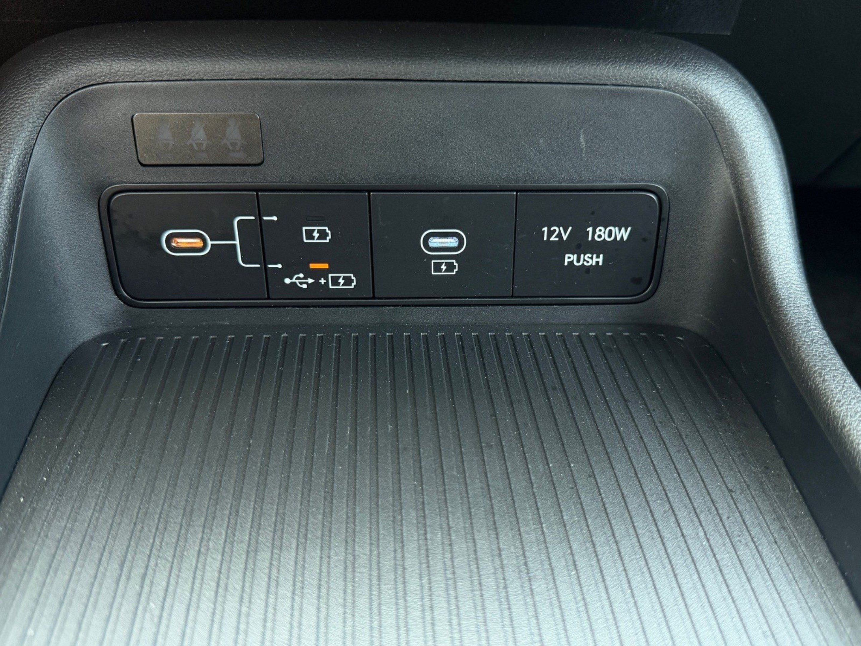Used 2025 Hyundai Kona SEL FWD image 24