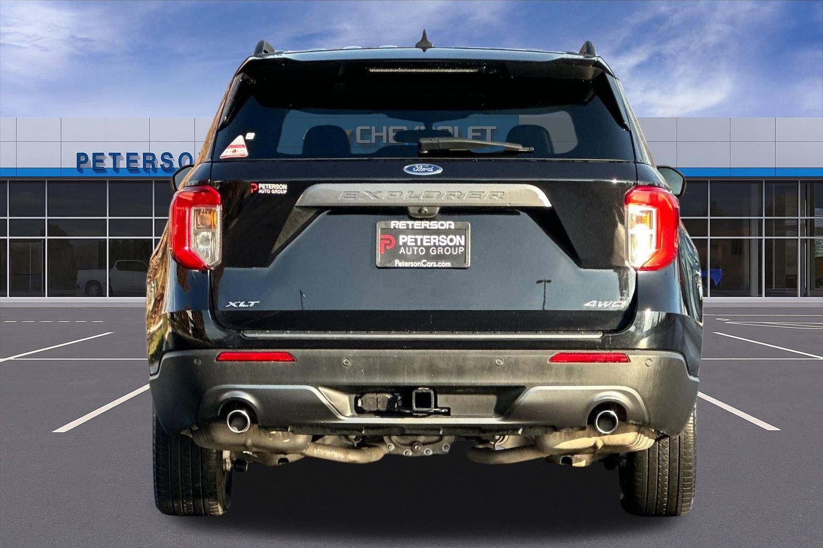 Used 2024 Ford Explorer XLT w/ Equipment Group 202A image 5