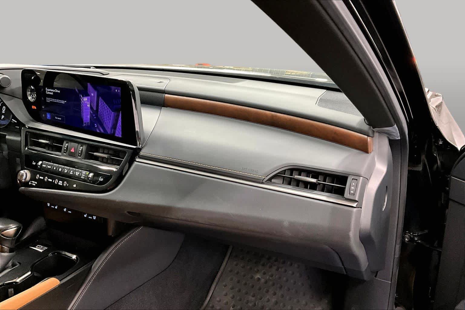 Used 2024 Lexus ES 300h w/ Premium Package FWD image 18