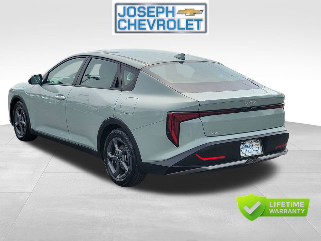 Used 2025 Kia K4 LXS FWD image 3