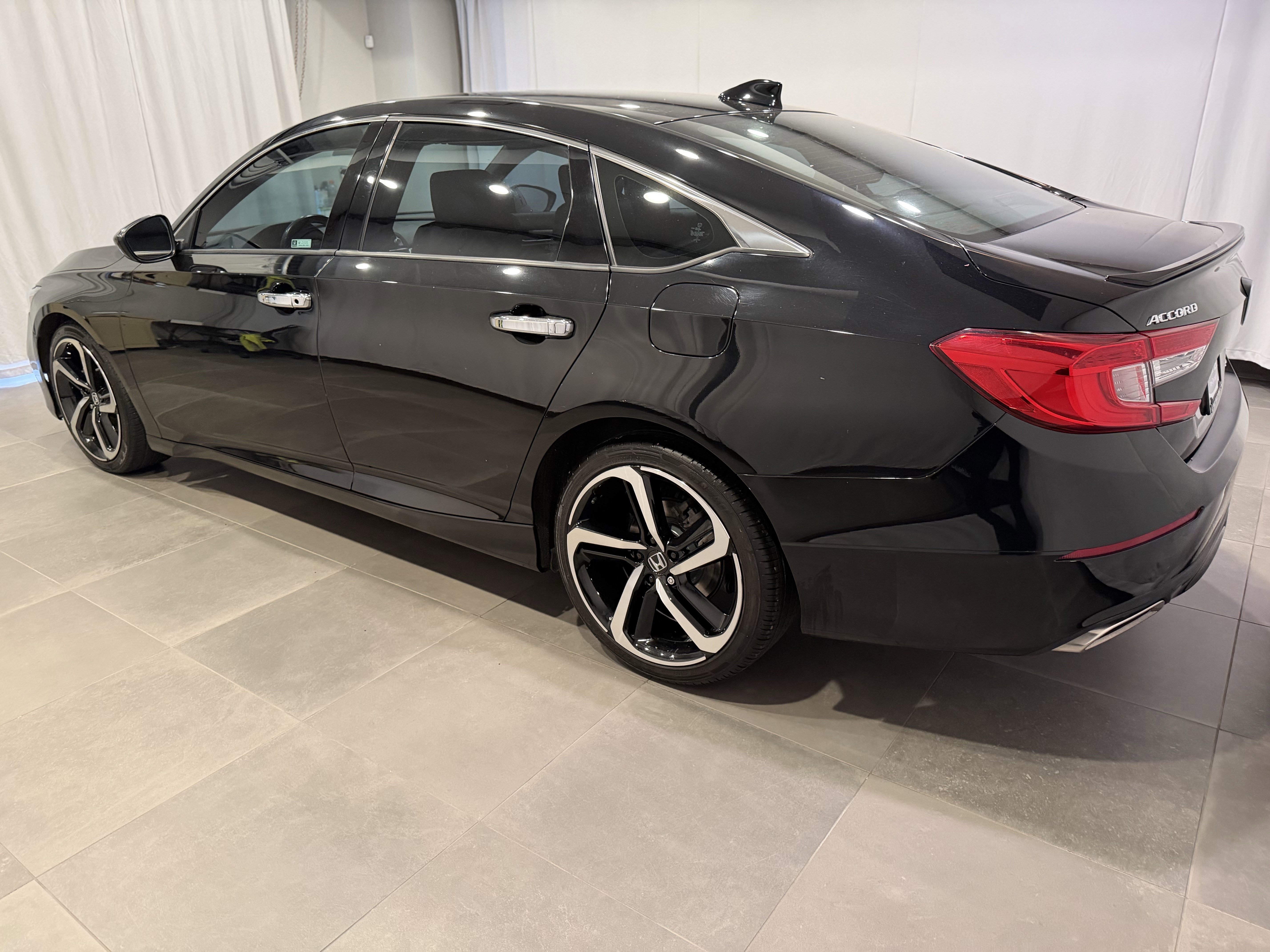 Used 2020 Honda Accord Sport image 4