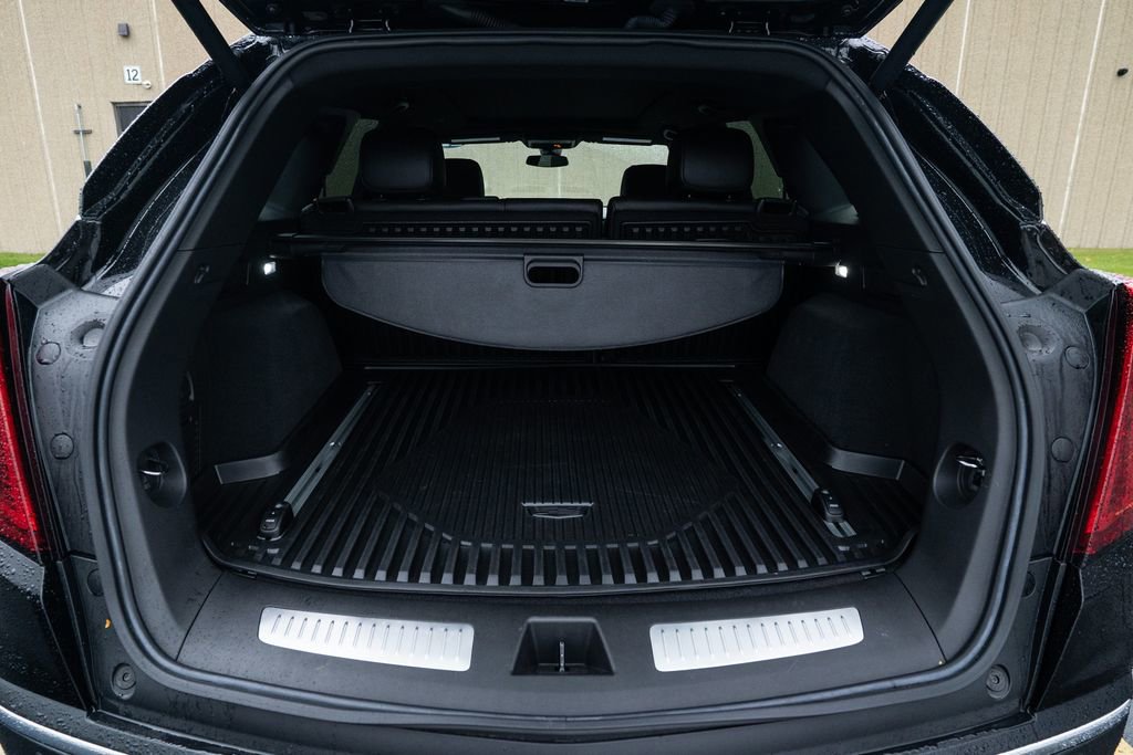 Used 2022 Cadillac XT5 Premium Luxury w/ LPO, Floor Liner Package image 39