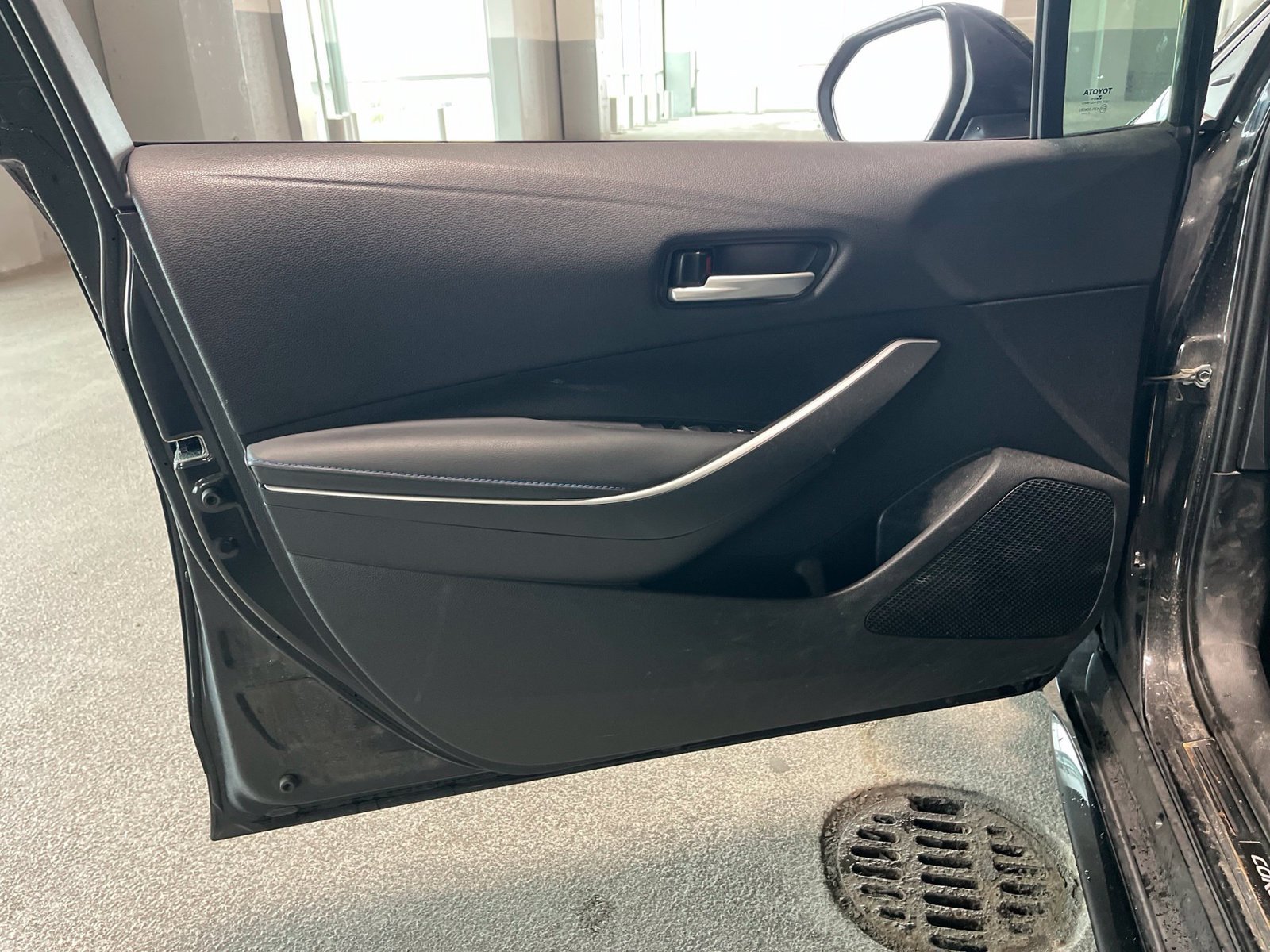 Used 2021 Toyota Corolla SE FWD image 12