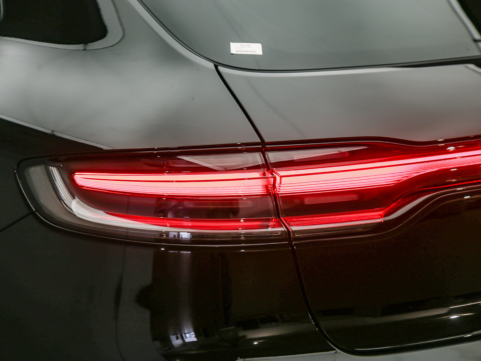 Certified 2023 Porsche Macan AWD/4WD image 15