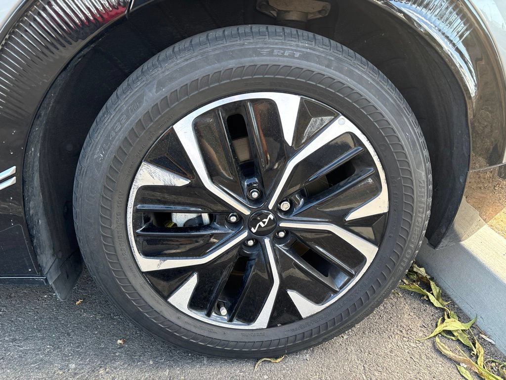 Used 2023 Kia EV6 Wind RWD image 11